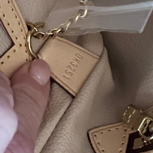 Authentic Louis Vuitton Petit Bucket Bag - EXCELLENT CONDITION - Picture 3 of 15